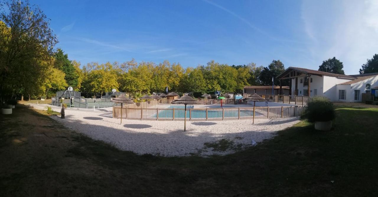 Camping Les Maraises Saint-Martin-de-Re Bagian luar foto